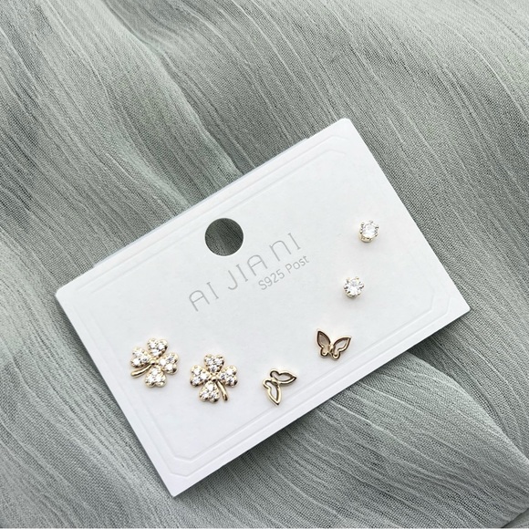 Earring - Picture 1 of 1